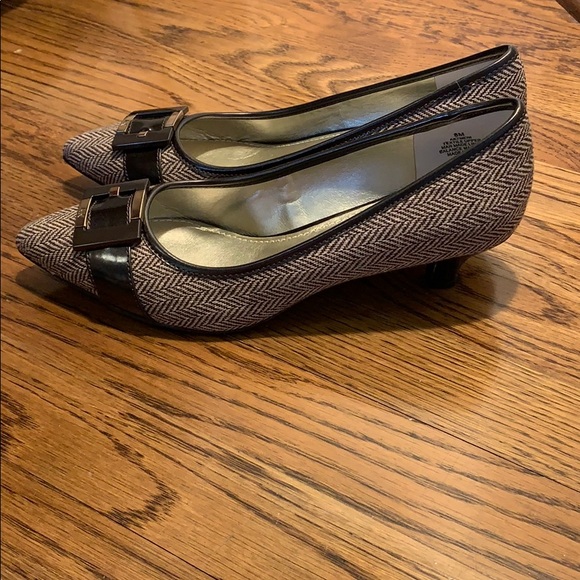 NWOT Anne Klein iFlex pump - Picture 2 of 4